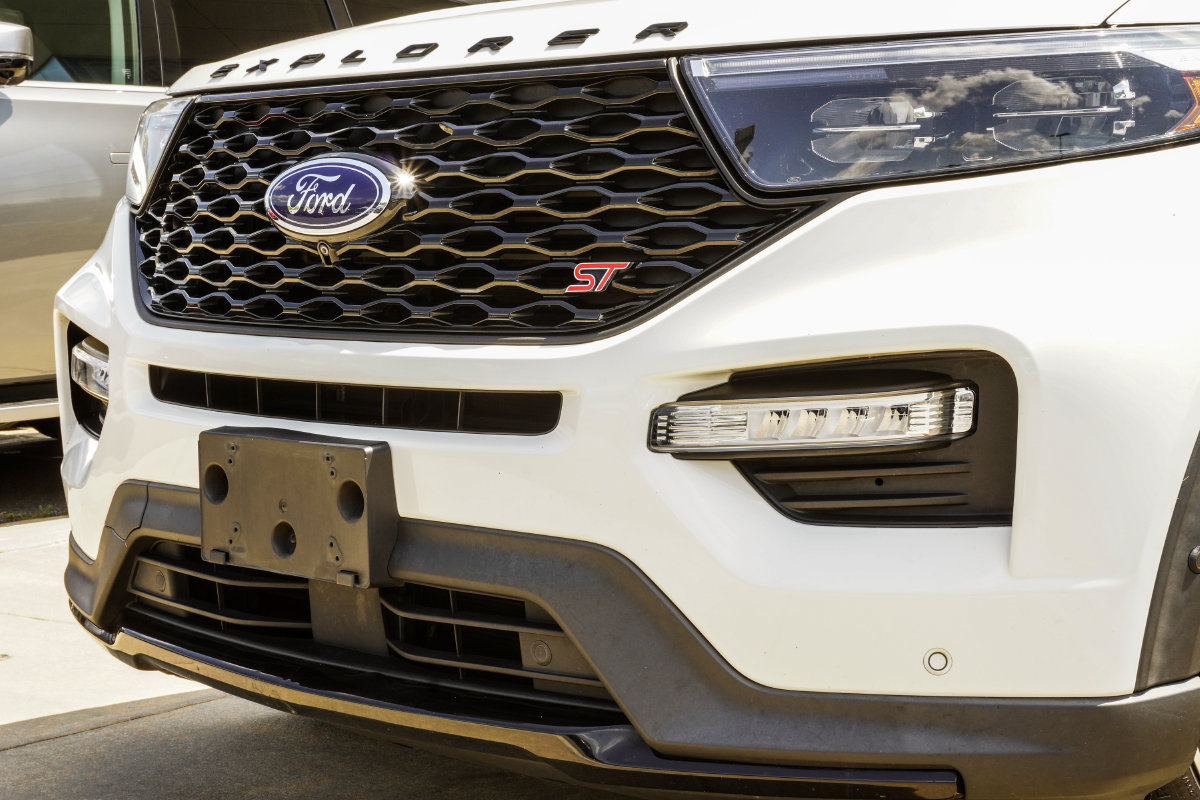Used 2021 Ford Explorer ST w/ Equipment Group 401A AWD/4WD image 2