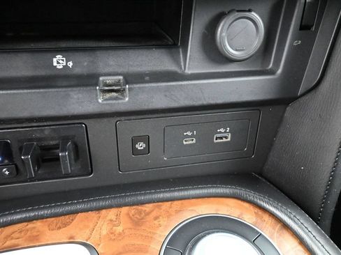 Used 2023 Nissan Armada SL w/ Captain's Chairs Package RWD image 16