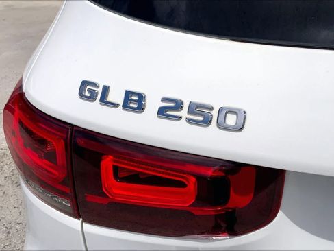 Used 2020 Mercedes-Benz GLB 250 image 7