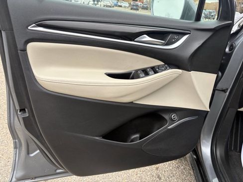 Used 2019 Buick Enclave Essence image 24