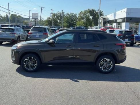 Used 2024 Chevrolet Trax LT w/ Driver Confidence Package FWD image 5