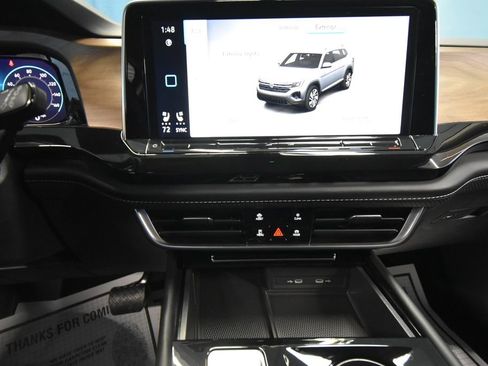 Used 2024 Volkswagen Atlas SE w/ Black Wheel Package image 17