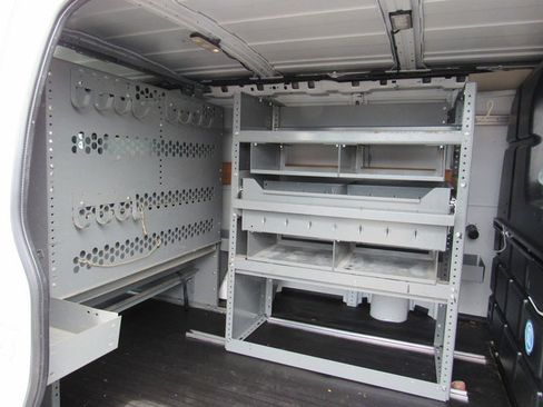 Used 2018 Chevrolet Express 2500 w/ Driver Convenience Package RWD image 18