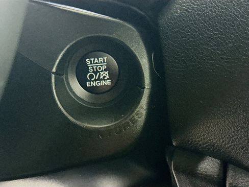 Used 2021 Jeep Renegade Latitude image 21