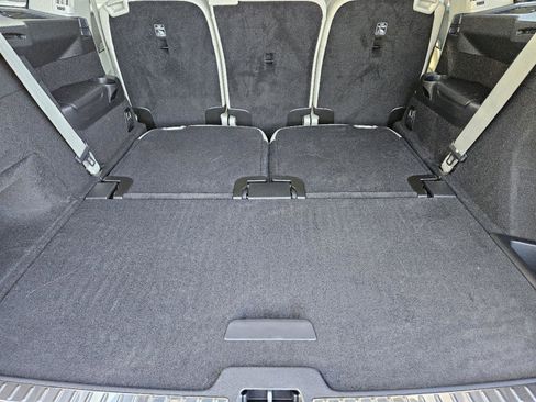 Certified 2025 Volvo XC90 B6 Plus w/ Protection Package Premier image 35