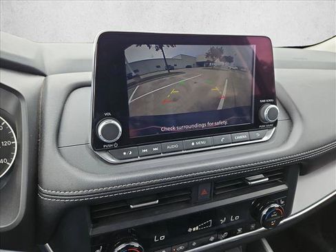 Used 2025 Nissan Rogue SV w/ SV Premium Package FWD image 13