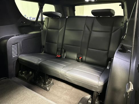 Used 2023 Cadillac Escalade ESV Luxury RWD image 16
