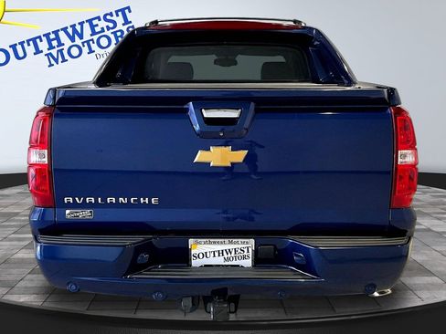 Used 2013 Chevrolet Avalanche LTZ AWD/4WD image 6