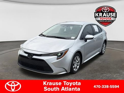 Used 2025 Toyota Corolla LE FWD image 3