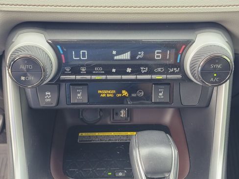 Used 2019 Toyota RAV4 Limited w/ Advanced Technology Package FWD image 34