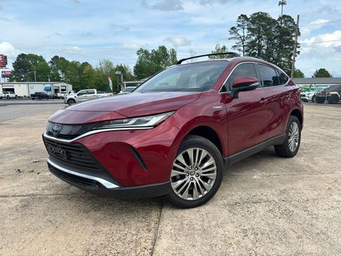 Used 2021 Toyota Venza Limited image 2