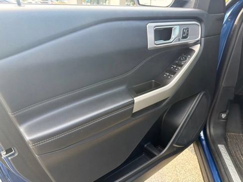 Used 2021 Ford Explorer Limited w/ Equipment Group 301A AWD/4WD image 19