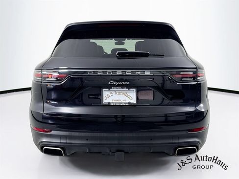 Used 2021 Porsche Cayenne AWD/4WD image 6