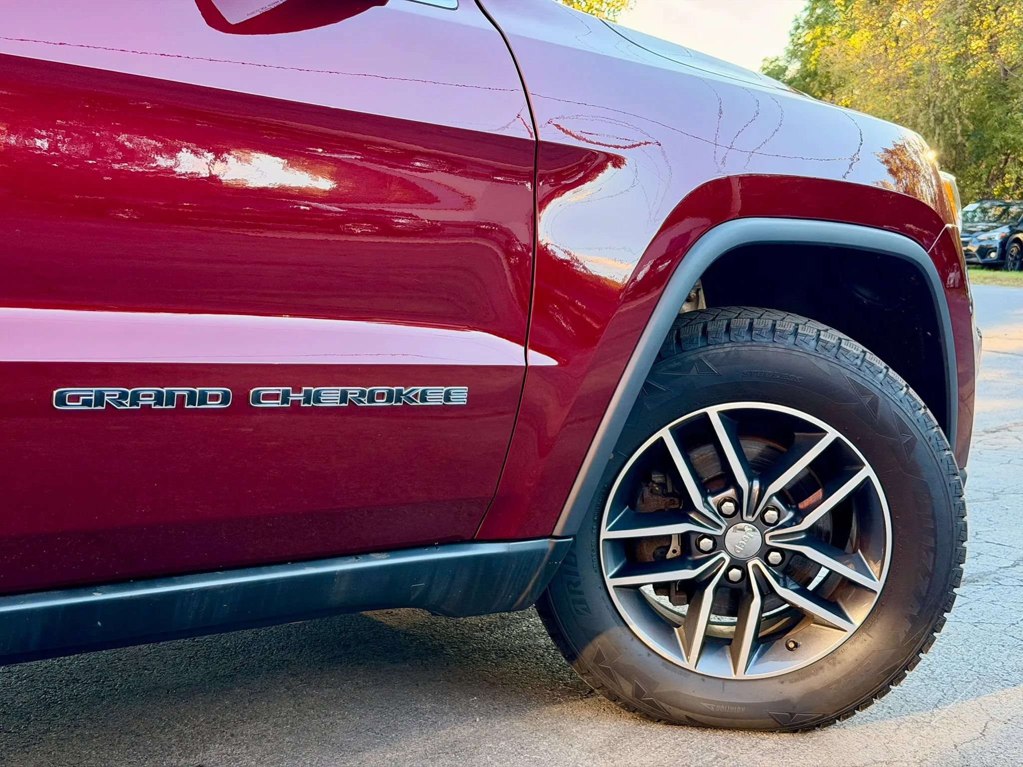 Used 2018 Jeep Grand Cherokee Limited AWD/4WD image 8