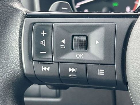 Used 2023 Nissan Rogue SV image 28