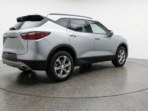 Used 2025 Chevrolet Blazer LT image 9