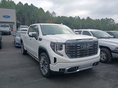 Used 2024 GMC Sierra 1500 Denali Ultimate AWD/4WD image 8