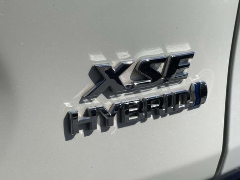Used 2019 Toyota RAV4 XSE AWD/4WD image 10