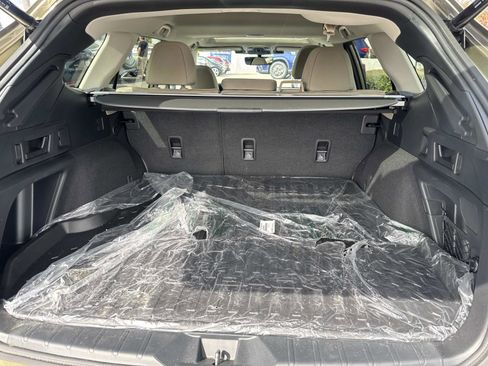 Used 2025 Subaru Outback Premium image 7