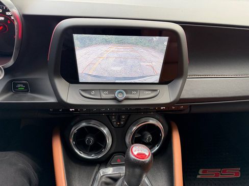 Used 2018 Chevrolet Camaro SS image 34