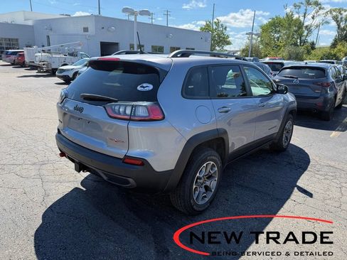 Used 2020 Jeep Cherokee Trailhawk w/ Cold Weather Group AWD/4WD image 3