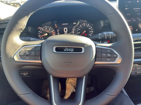 New 2026 Jeep Compass Latitude image 9