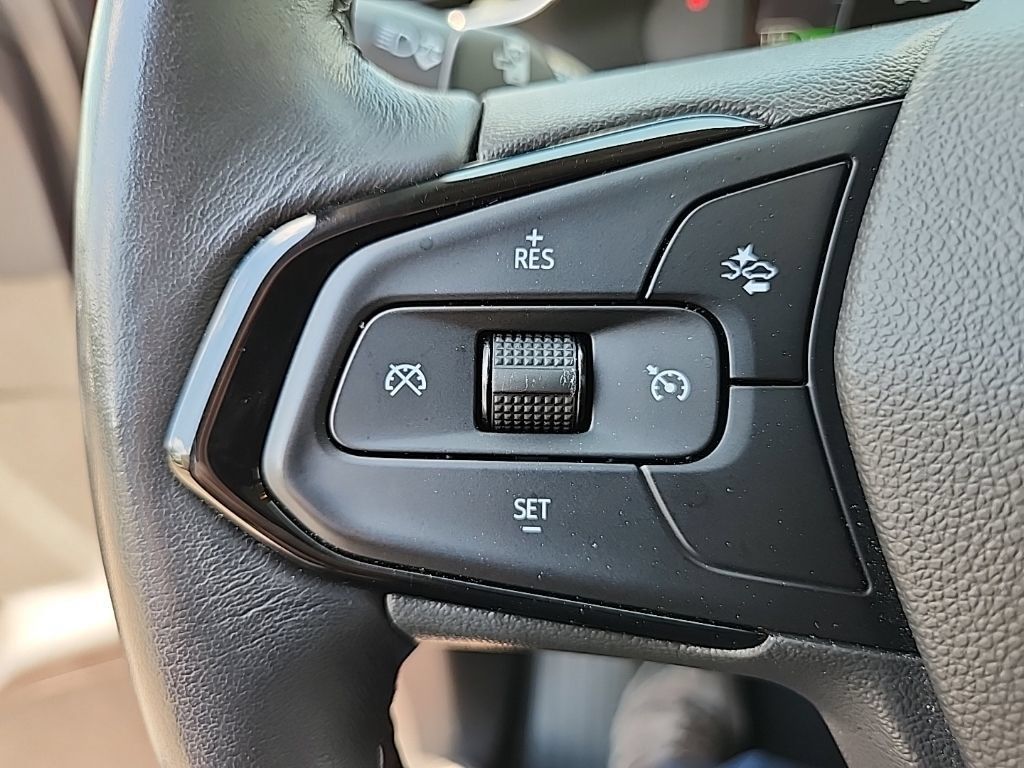 Used 2023 Chevrolet Bolt EUV LT w/ Comfort Package FWD image 18
