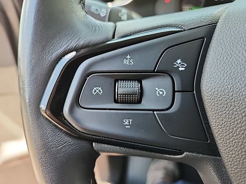 Used 2023 Chevrolet Bolt EUV LT w/ Comfort Package FWD image 18