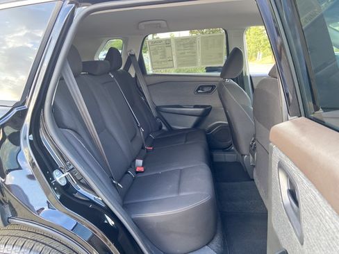 Used 2023 Nissan Rogue S FWD image 14