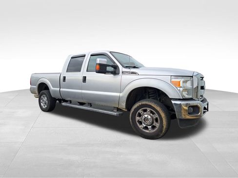 Used 2015 Ford F250 XLT w/ XLT Premium Package image 12