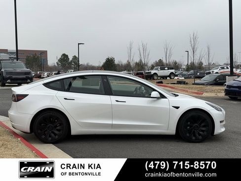 Used 2021 Tesla Model 3 Standard Range Plus image 8