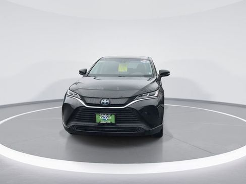 Used 2023 Toyota Venza LE image 4