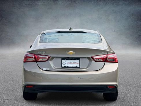 Used 2022 Chevrolet Malibu LT FWD image 3