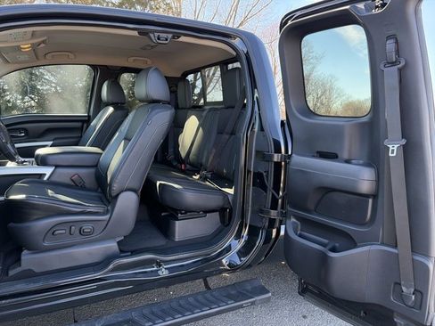 Used 2018 Nissan Titan PRO-4X w/ Pro-4x Utility Package image 11