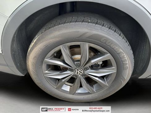 Used 2023 Volkswagen Tiguan SE image 9