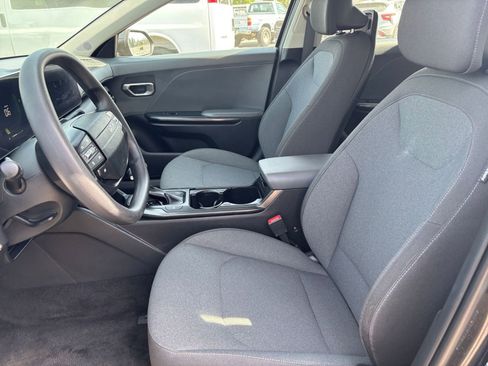 Used 2025 Kia K4 LXS image 27