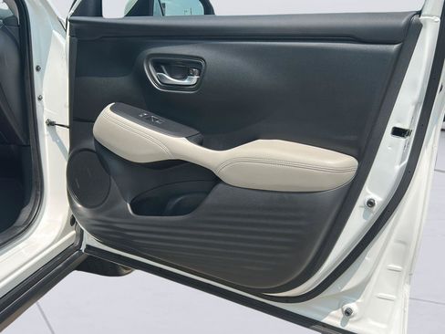 Used 2025 Honda HR-V LX image 24