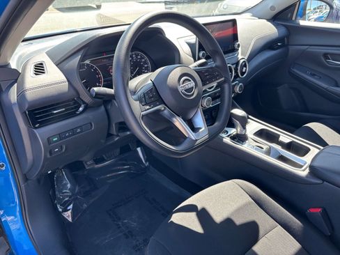 Used 2025 Nissan Sentra SV FWD image 32