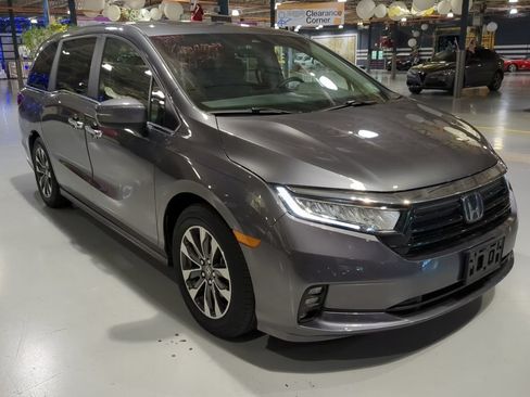 Used 2023 Honda Odyssey EX-L image 3
