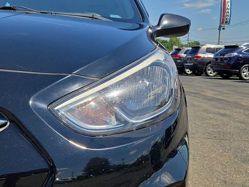 Used 2017 Hyundai Accent SE FWD image 14