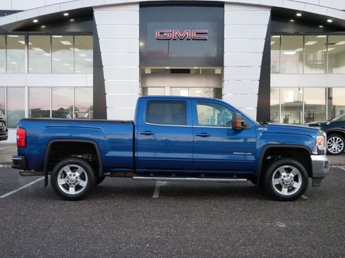 Used 2017 GMC Sierra 2500 SLE w/ HD SLE Preferred Plus Package image 2