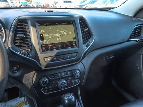 Used 2023 Jeep Cherokee Altitude Lux image 30