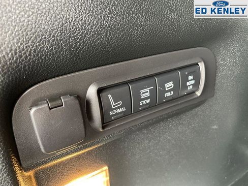 Used 2019 Ford Explorer Platinum image 34