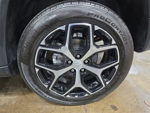 Used 2024 Jeep Compass Limited image 31