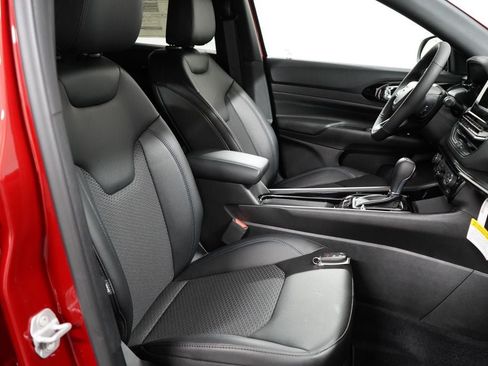 New 2026 Jeep Compass Latitude AWD/4WD image 30