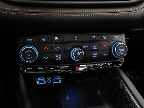 Certified 2025 Dodge Durango R/T AWD/4WD image 42