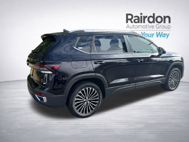 Used 2025 Volkswagen Taos SE FWD image 7