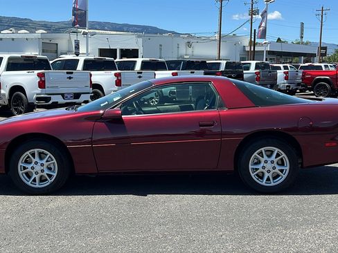 Used 2000 Chevrolet Camaro LT w/ Preferred Equipment Group 1 RWD image 8