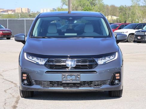 Used 2025 Honda Odyssey Elite image 5