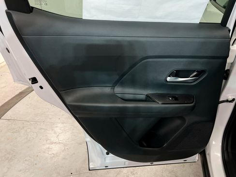 New 2025 Nissan Kicks SV w/ SV Premium Package image 18